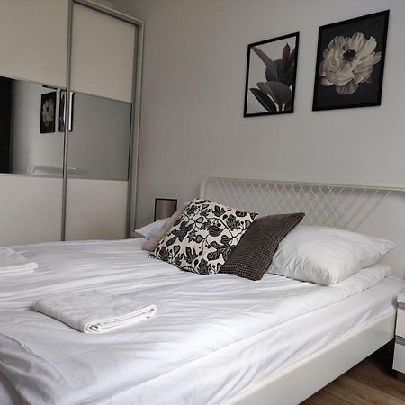 Lux Apartment Close To Medicover And Paley Warsaw Exterior photo