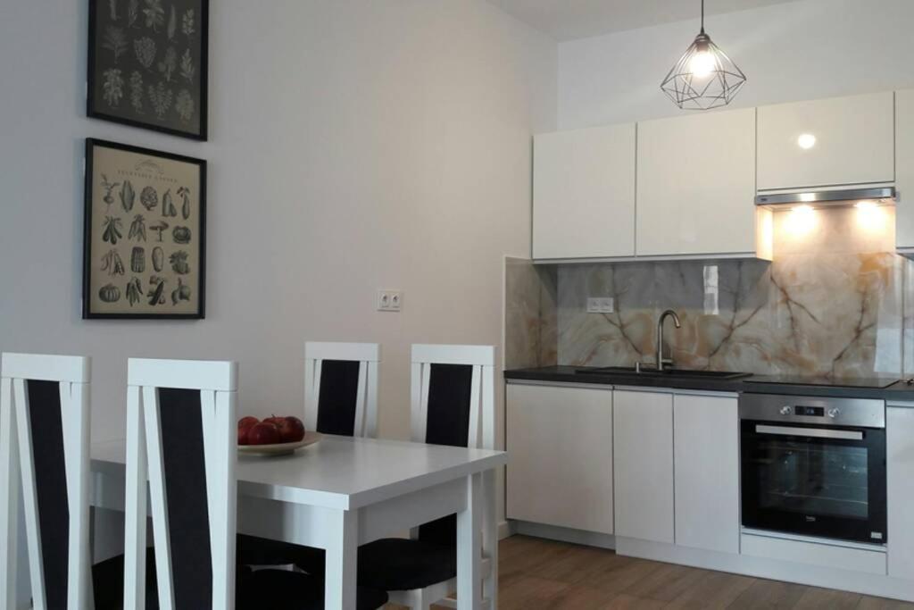 Lux Apartment Close To Medicover And Paley Warsaw Exterior photo